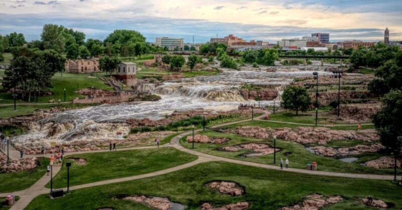 Holiday Inn Sioux Falls-City Center By Ihg Exterior photo